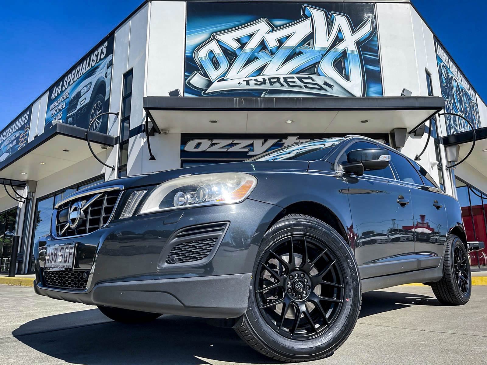 Volvo Xc60 Black Rims Demo 2025 Volvo XC60 Ultra B5 Bright | Medium