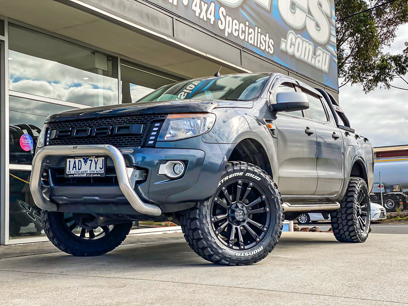 Ford Ranger Hussla Ambush Matte Black #911