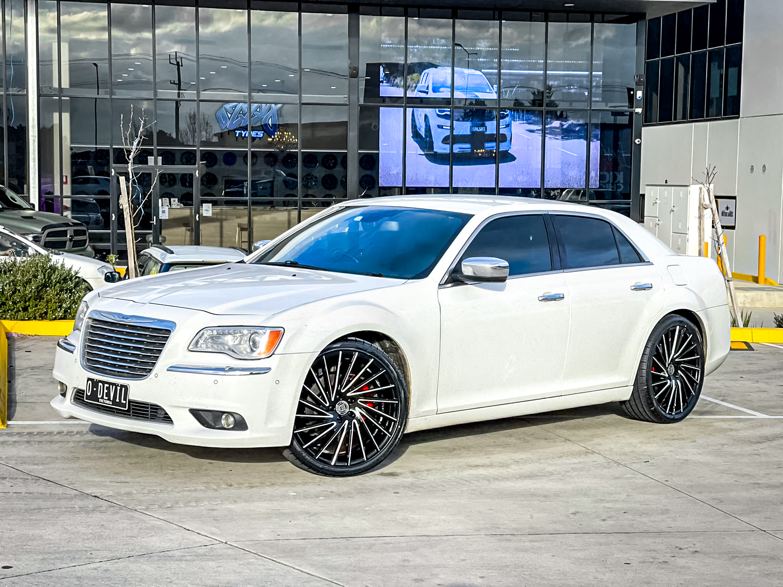 chrysler 300c lexani wraith gloss black milled edges wheel #9134