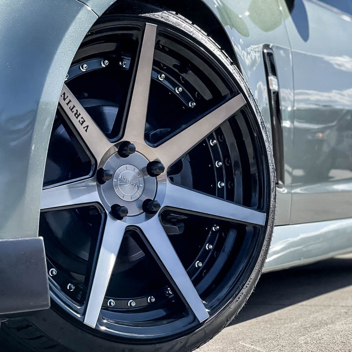 holden commodore vertini dynasty gloss black dark tint face