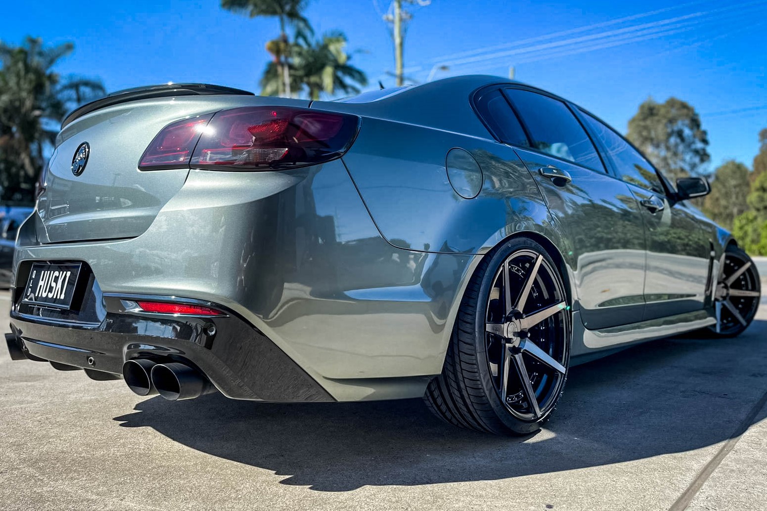 holden commodore vertini dynasty gloss black dark tint face