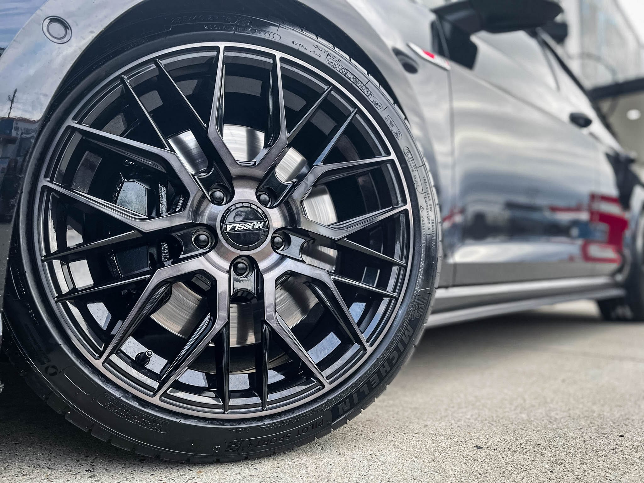 VOLKSWAGEN_GOLF_GTI_HUSSLA_LIT_GLOSS_BLACK_DARK_TINT_FACE_18_MICHELIN_PILOT_SPORT_43.jpg
