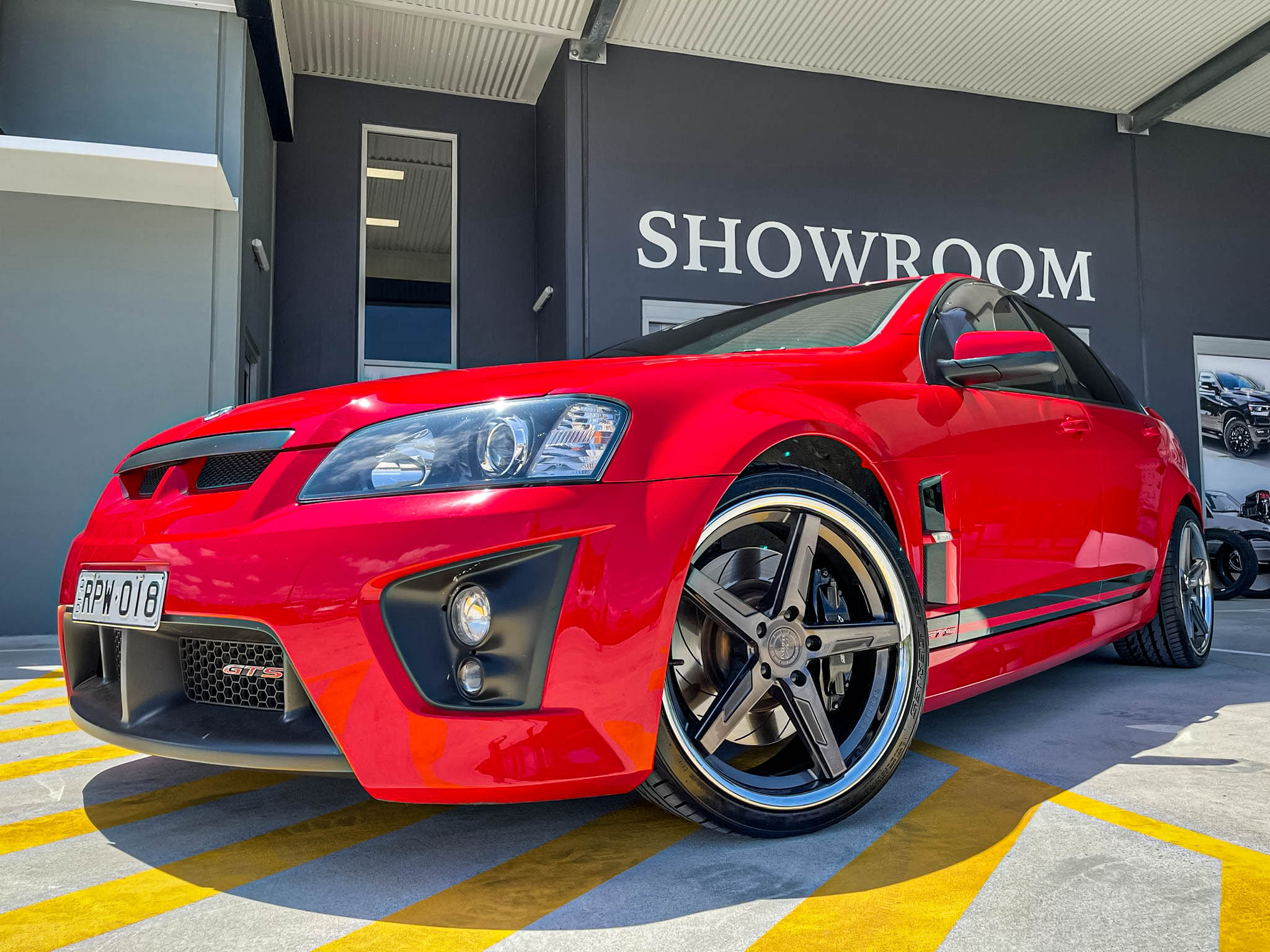 HOLDEN_HSV_GTS_VERTINI_RF1.7_BRUSHED_BRONZE_CHROME_LIP_20_MONSTA_STREET_BLACK1.jpg